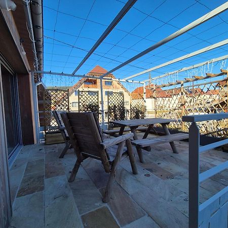 Del Vino Bar A Vin & Guitares Appartement Sauna Terrasse Garage Orchamps-Vennes エクステリア 写真