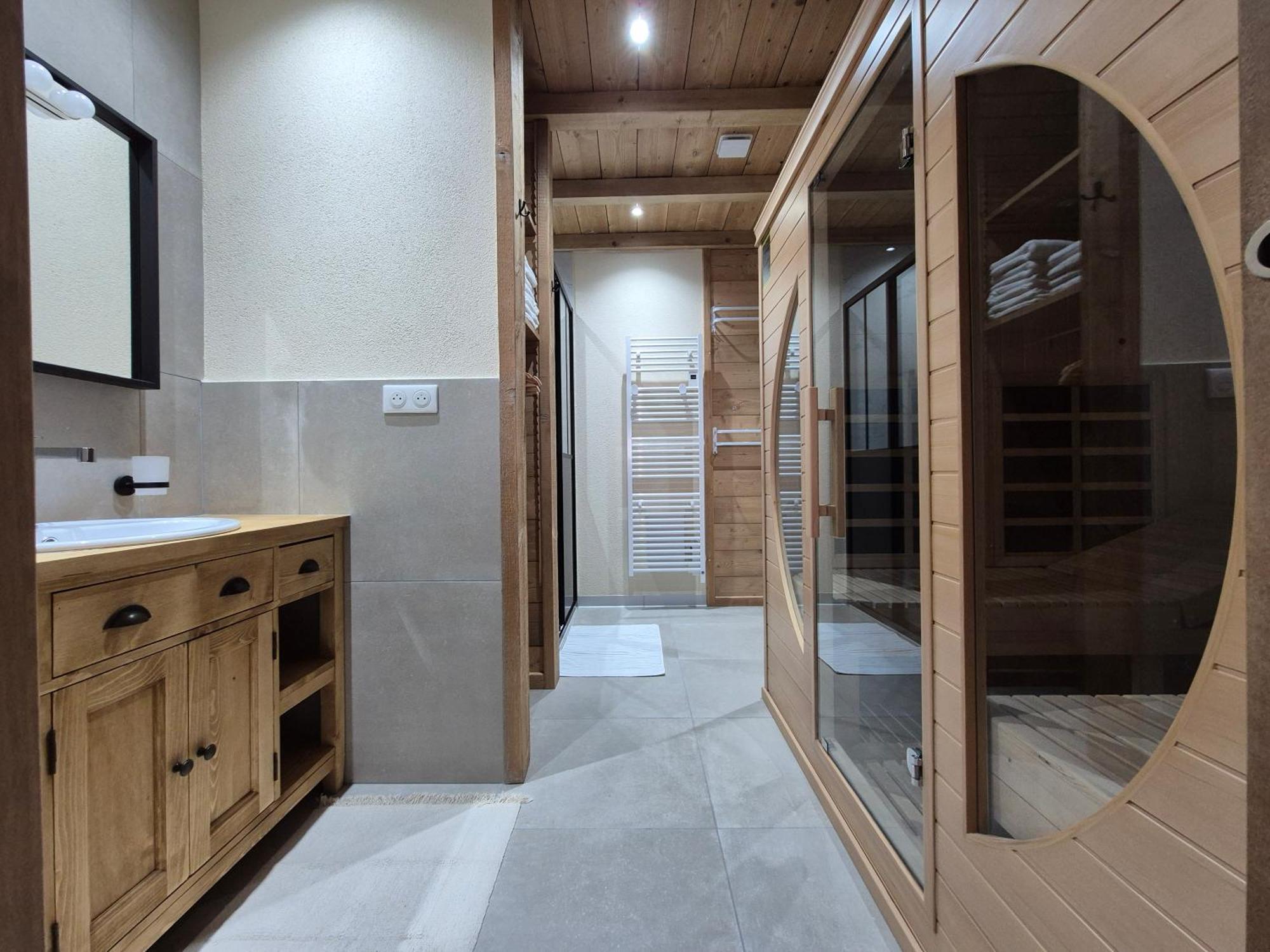 Del Vino Bar A Vin & Guitares Appartement Sauna Terrasse Garage Orchamps-Vennes エクステリア 写真