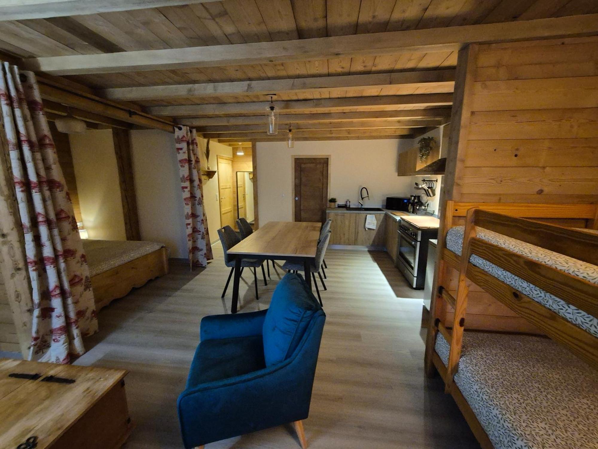 Del Vino Bar A Vin & Guitares Appartement Sauna Terrasse Garage Orchamps-Vennes エクステリア 写真